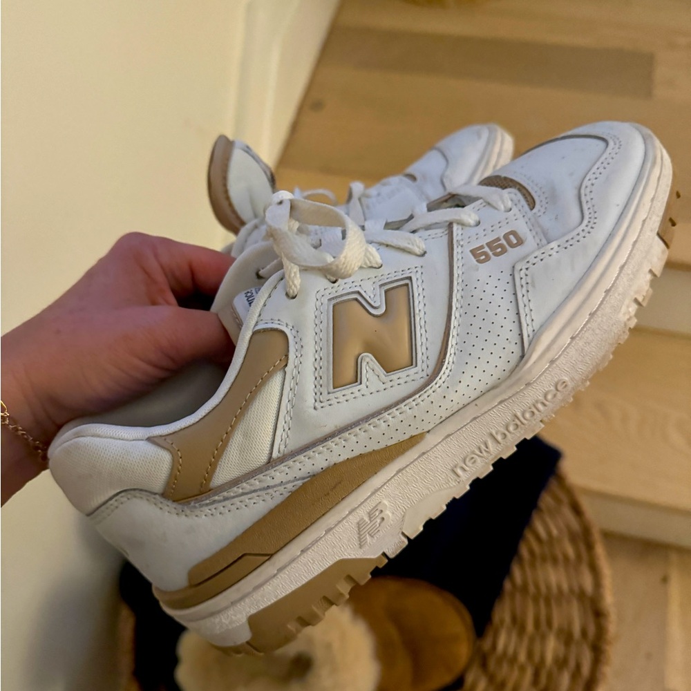 New Balance 550 size 8 EUC